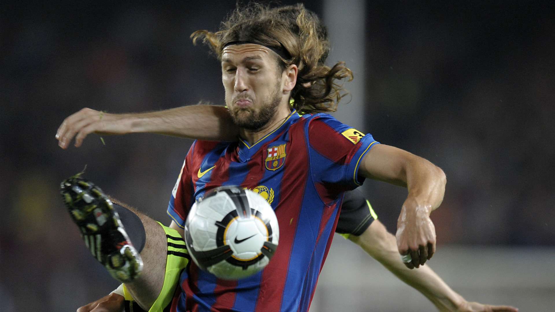 成员紧密地 成员紧密地