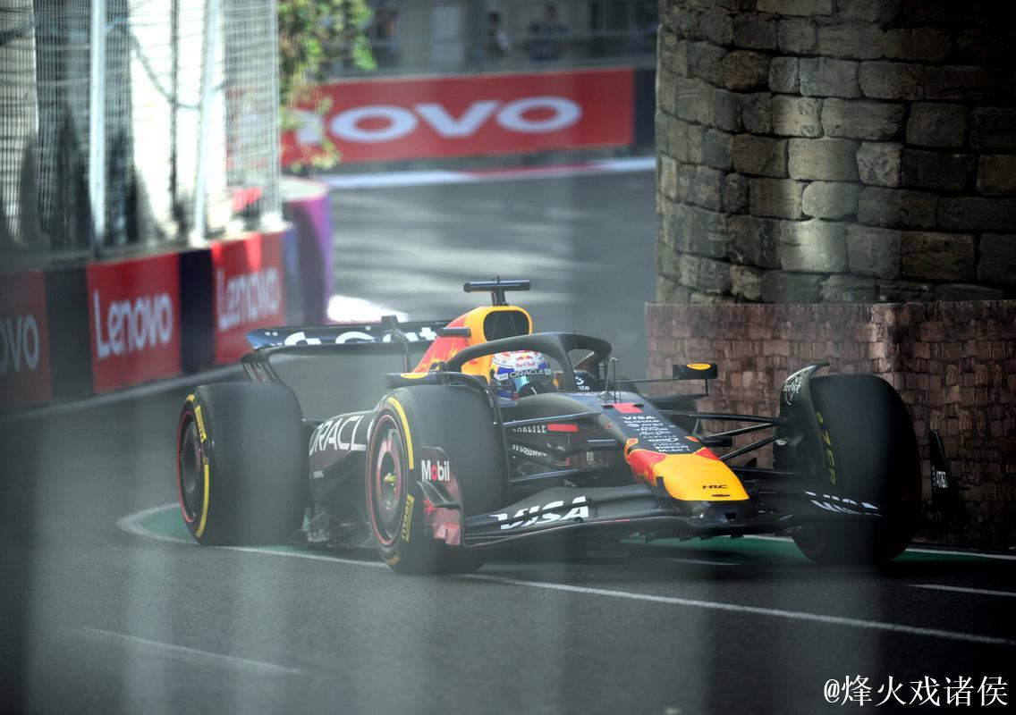 F1阿塞拜疆站排位赛:维斯塔潘摘得杆位,塞恩斯紧随其后 F1阿塞拜疆站排位赛:维斯塔潘摘得杆位,塞恩斯紧随其后