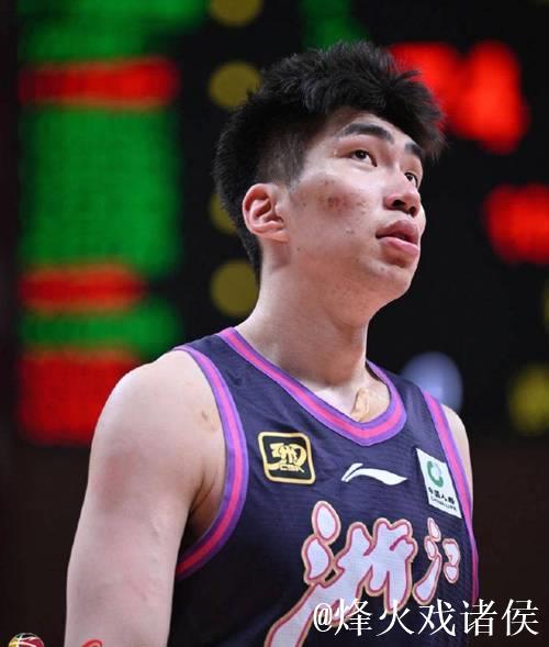 余嘉豪表现抢眼程帅澎贡献12分 浙江击败四川挺进男篮决赛
