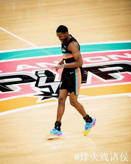 文班三分5中砍22+10字母哥21分 马刺力克雄鹿迎3连胜 文班三分5中砍22+10字母哥21分 马刺力克雄鹿迎3连胜