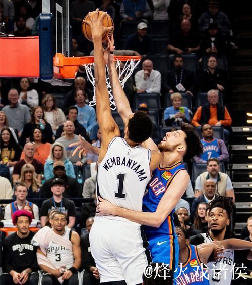 米奇评球队表现:首节发挥不佳,第三节状态下滑 米奇评球队表现:首节发挥不佳,第三节状态下滑